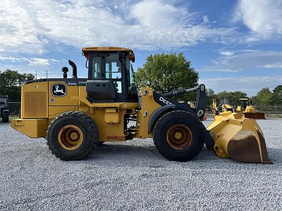 Image of John Deere 624L equipment image 1