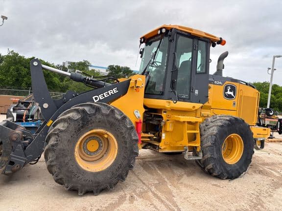 Image of John Deere 624L equipment image 1