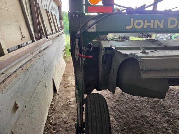 Image of John Deere 630 equipment image 3