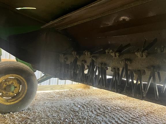 Image of John Deere 630 equipment image 3