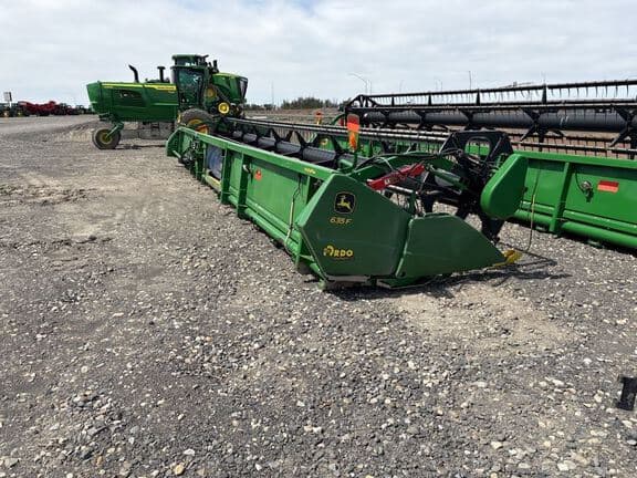 Image of John Deere 635F equipment image 4
