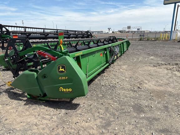 Image of John Deere 635F equipment image 2