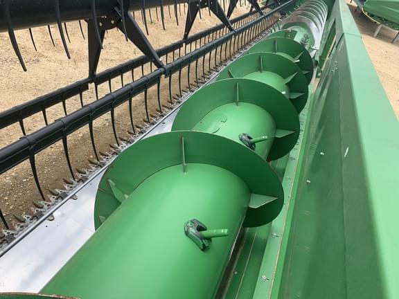 Image of John Deere 635F equipment image 4