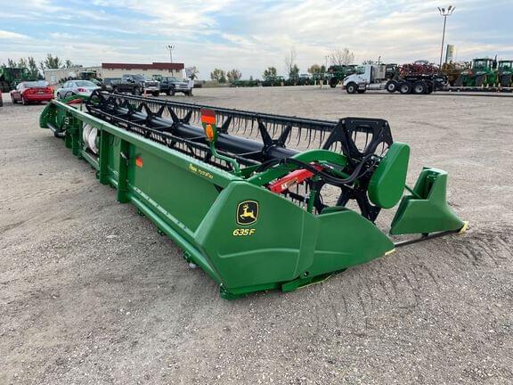 Image of John Deere 635F equipment image 4