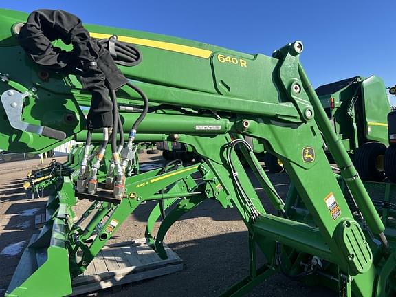 Image of John Deere 640R equipment image 1