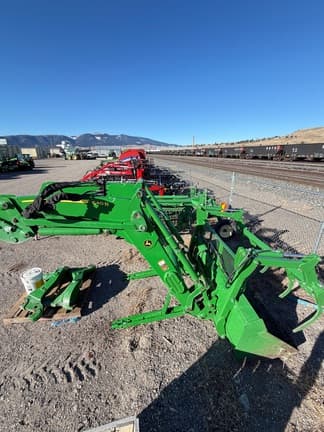 Image of John Deere 640R equipment image 1