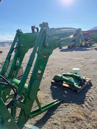 Image of John Deere 640R equipment image 3