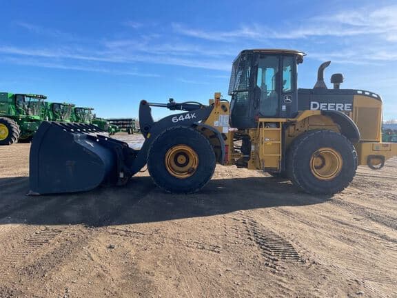 Image of John Deere 644K equipment image 2