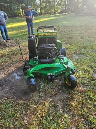 2019 John Deere 652R Equipment Image0