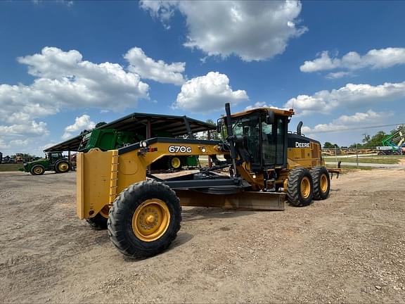 Image of John Deere 670G Primary image