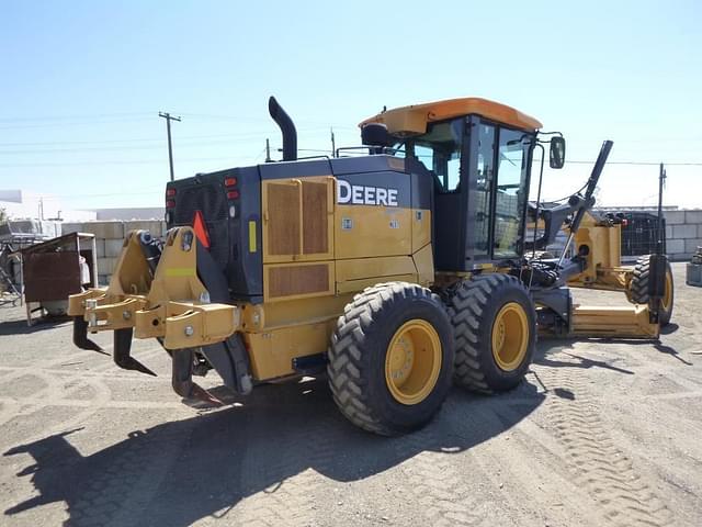 Image of John Deere 672GP equipment image 2