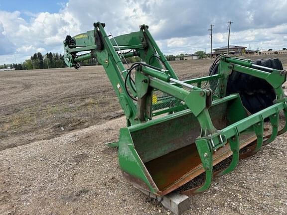 Image of John Deere 680R Image 0