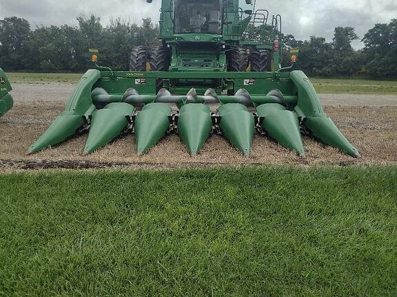 Image of John Deere 706C equipment image 1