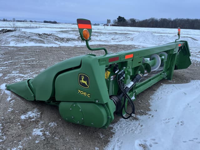Image of John Deere 706C equipment image 4