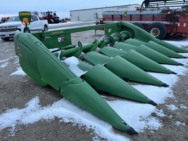 Image of John Deere 706C equipment image 2