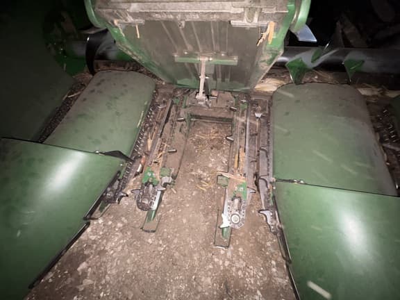 Image of John Deere 706C equipment image 4