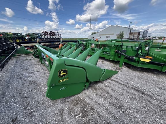 Image of John Deere 706C equipment image 2