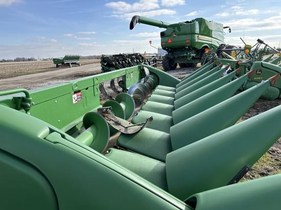 Image of John Deere 708C equipment image 1