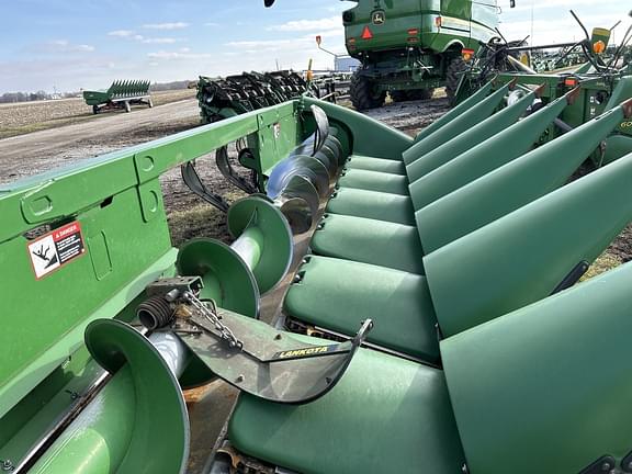 Image of John Deere 708C equipment image 3