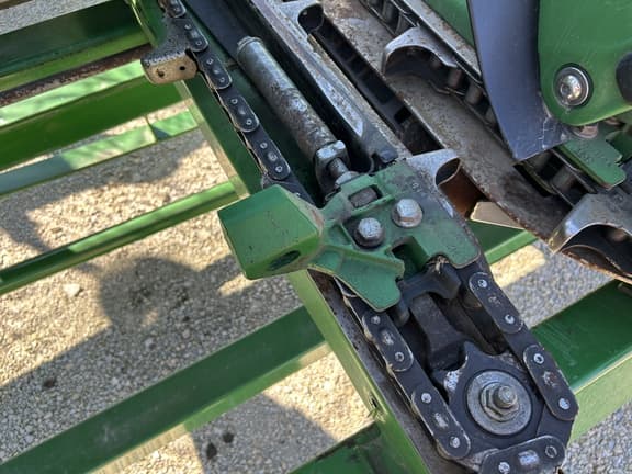 Image of John Deere 708C equipment image 4
