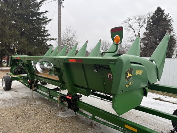 Image of John Deere 708C equipment image 4