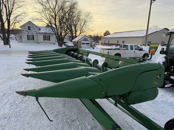 Image of John Deere 708C equipment image 4