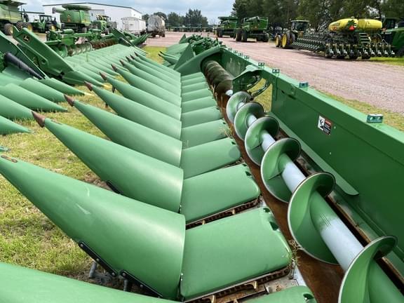 Image of John Deere 712C equipment image 4