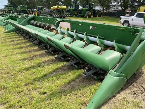 Image of John Deere 712C equipment image 2