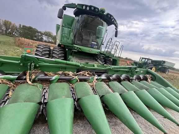 Image of John Deere 712FC Primary image