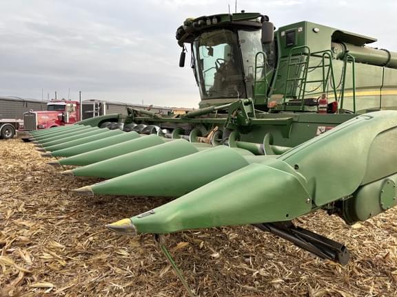 Image of John Deere 712FC Primary image