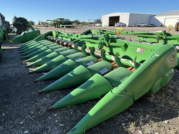 2019 John Deere 712FC Equipment Image0