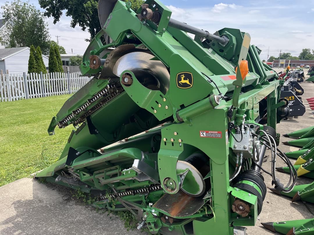 Image of John Deere 712FC Primary image