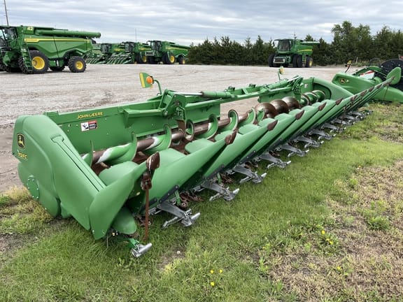 2019 John Deere 712FC Equipment Image0