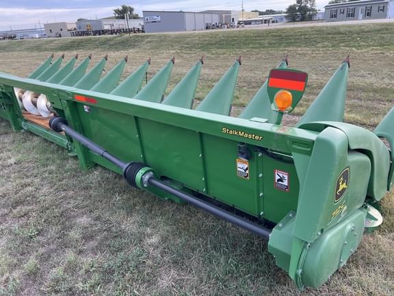 Image of John Deere 712C equipment image 4