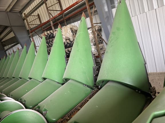 Image of John Deere 712FC equipment image 2