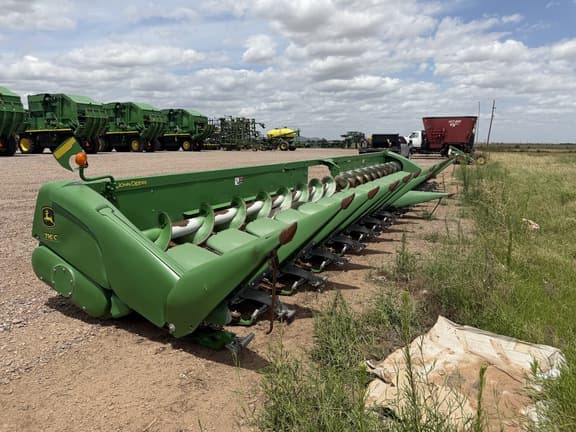 Image of John Deere 716C equipment image 4