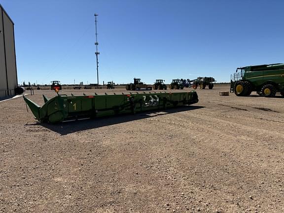Image of John Deere 716C equipment image 4
