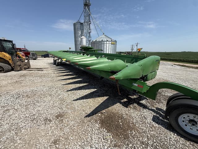 Image of John Deere 716C equipment image 4