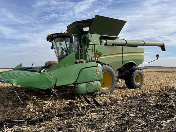 Image of John Deere 718C Primary image