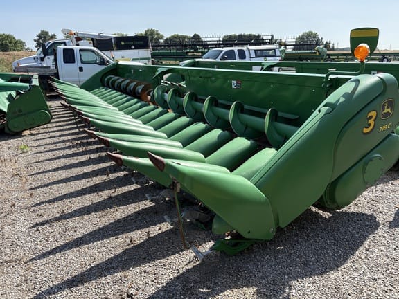 Main image John Deere 718C