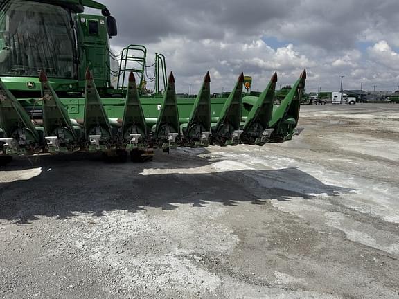 Image of John Deere 718C equipment image 4