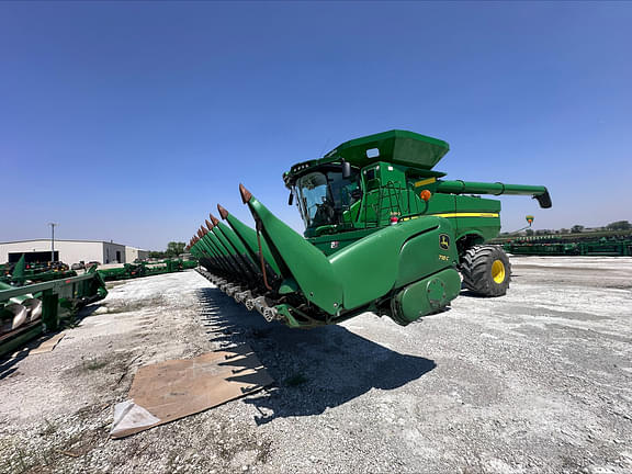 Image of John Deere 718C equipment image 1