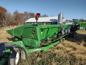 Main image John Deere 718C