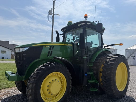 2019 John Deere 7210R Equipment Image0