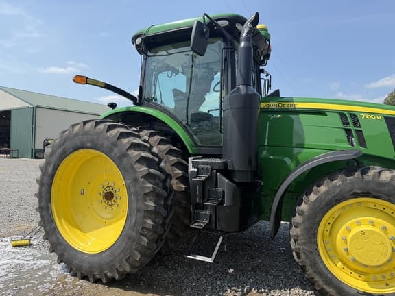Image of John Deere 7210R equipment image 4