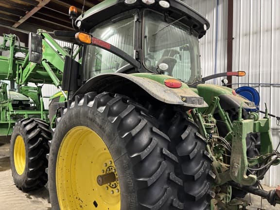 Image of John Deere 7210R equipment image 3