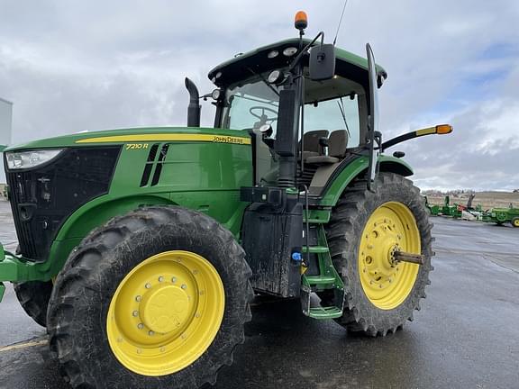 Image of John Deere 7210R equipment image 1