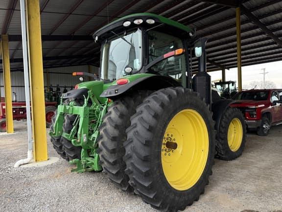 Image of John Deere 7210R equipment image 4