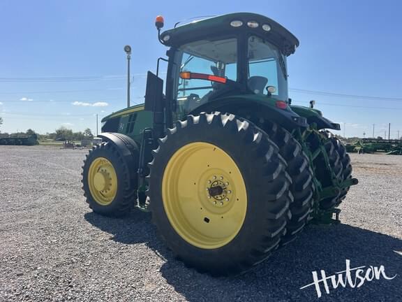 Image of John Deere 7210R equipment image 3