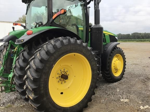 Image of John Deere 7210R equipment image 3